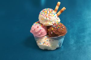 Salátás, fagylaltos műanyag kehely kicsi (21 Ft/db)