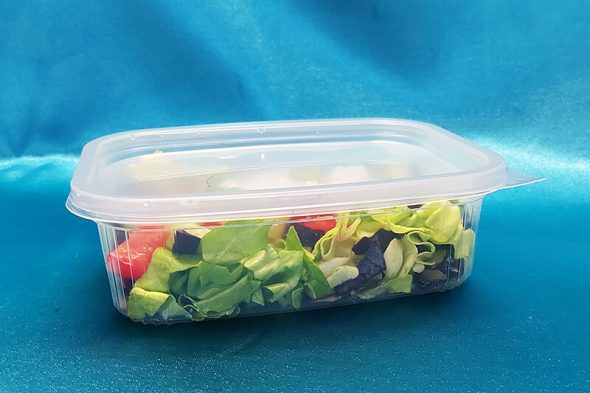 450 ml-es műanyag, átlátszó doboz tetővel salátával